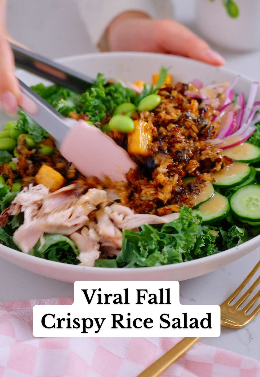 I’ve been obsessed with Crispy Rice Salads, and this recipe brings all the flavors of Fall into this viral salad😍 For the best crispy rice @RiceSelect Royal Blend is a must. The blend of four different rice grains create the perfect base with their rich aroma and textures. Detail recipe available on my IG 💕  #EverydayWOW #RiceSelect #sponsored #comfortfood #EasyRecipe 