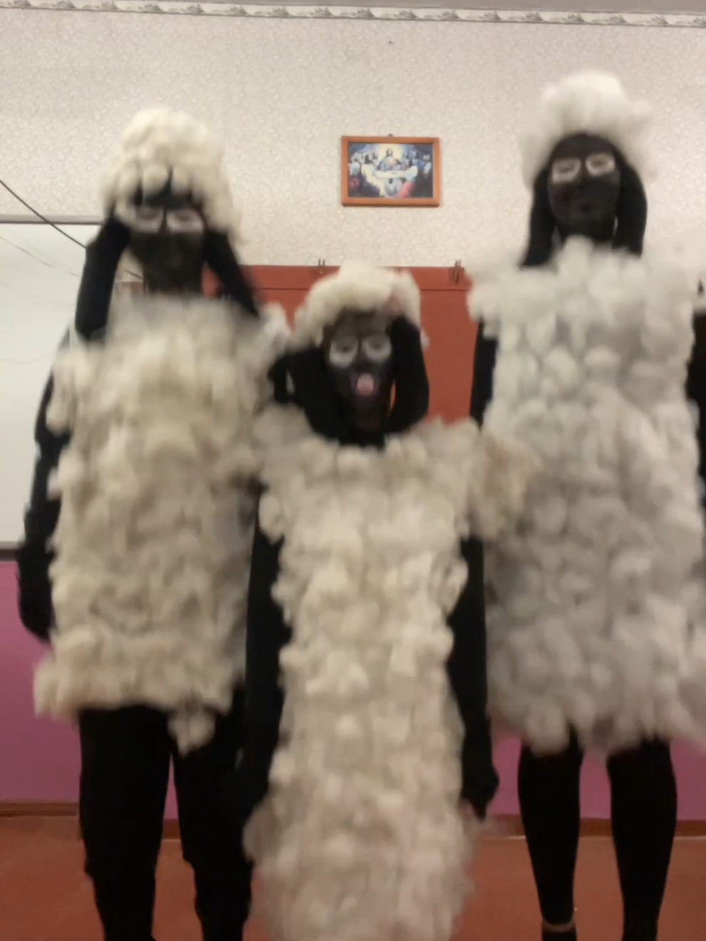 #баранчикшон #костюмсвоїмируками #осіннійбал #дівчата11класу #бомбезнийномер 