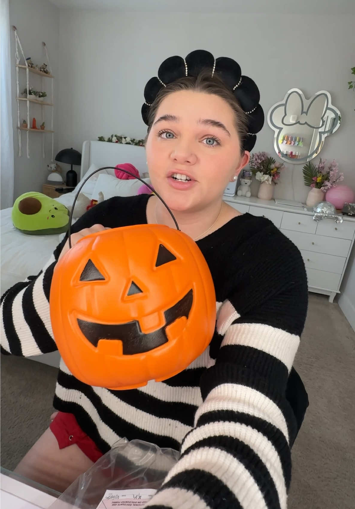 Turning a Pumpkin bucket into a Crossbody✨😮‍💨 