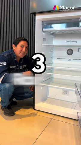 💧¿Notas que tu refrigerador está expulsando agua por la parte inferior? 😱 ¡No entrés en pánico! Hoy te revelamos tres razones más comunes de este molesto problema y, lo mejor de todo, ¡te decimos cómo puedes solucionarlo! 🛠️ Clic para descubrir el porqué y ponerle fin al charco. 😉 #Refrigerador #FugasDeAgua #Soluciones #MantenimientoDelHogar #Tips