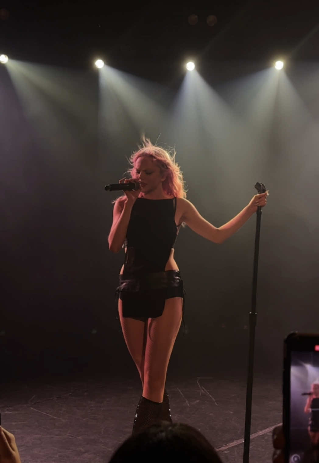 her vocals @ADÉLA #adela #theprovocatour #homewrecked #fyp 