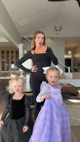 Mid day costume and dance party is a regular occurrence these days 😂🙌🏼 #MomsofTikTok #toddlersoftiktok #toddlermom #sisters #mommydaughter 