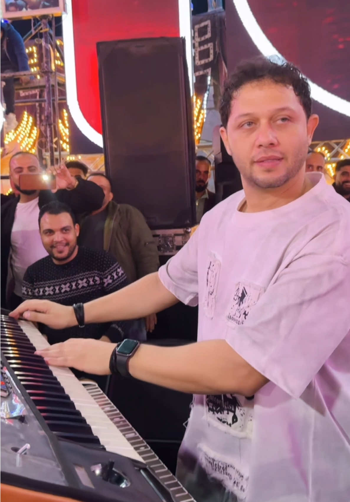 زي اسد الغابه كده معروف انه الملك ..🦁#عبسلام 