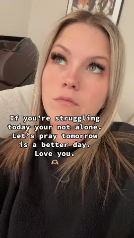 Keep that head up babe. I’m struggling too. 😔 #inspireothers #steuggleisreal 