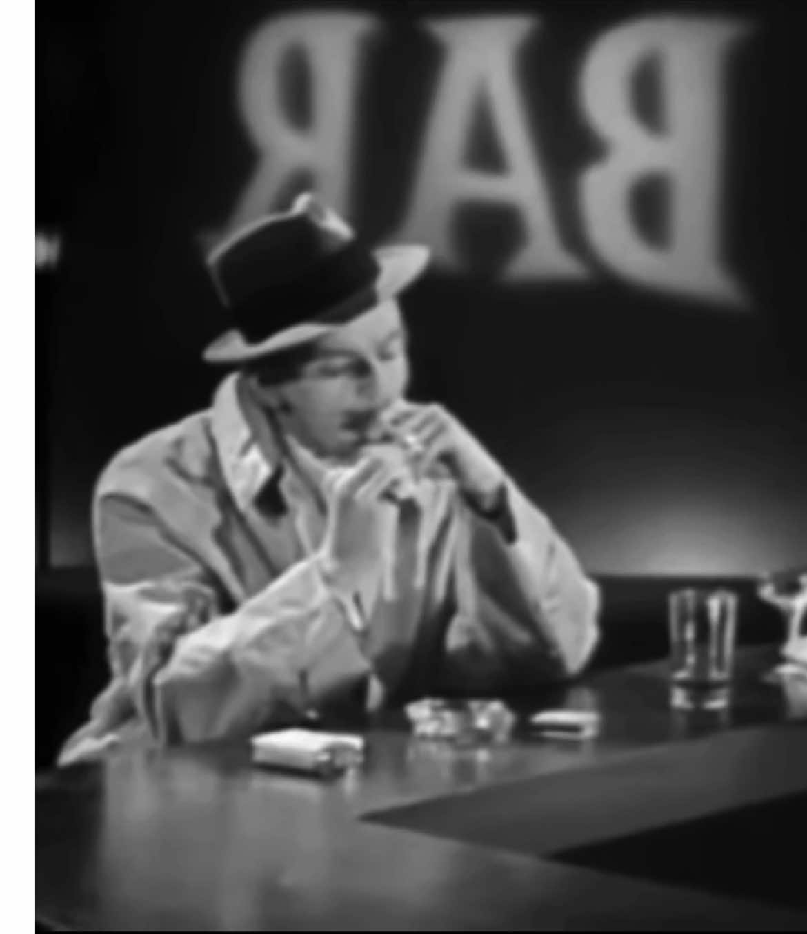 #FRANKSINATRA I've seen this kind of video several times, so why not make my own version with my favorite Frank song! He's definitely my favorite singer, I really appreciate his work 🤍 #oldblueeyes #oldmusic #oldhollywood #fyp 