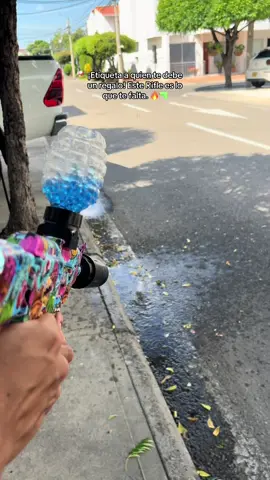 Aprovecha el descuento y consíguelo Ahora antes que se agoten #juguetes #pistoladeagua #juegos #diversion #juguete Descubrí la nueva pistola de orbis que está revolucionando los juegos al aire libre. Con este rifle de hidrogel automático, vas a vivir una experiencia de diversión segura, sin desorden, sin peligro y con toda la adrenalina del juego real. Fabricado con materiales resistentes y ecológicos, este lanzador de bolas de gel te permite disparar cientos de orbis por minuto, con una recarga rápida y sencilla. Perfecto para niños, adolescentes y adultos que buscan una forma diferente de jugar, competir y liberar energía. Ideal para actividades en equipo, juegos en familia o simplemente para desconectarte del celular y salir a moverte. Sin ensuciar, sin dañar, sin complicaciones: solo diversión, acción y precisión en cada disparo. Convertí tu patio o parque en un campo de batalla lleno de emoción, con un rifle eléctrico de orbis que garantiza horas de entretenimiento seguro. 🔥 Disfrutá, competí y dominá el juego con tu pistola de bolas de gel, la favorita en Colombia y Latinoamérica.