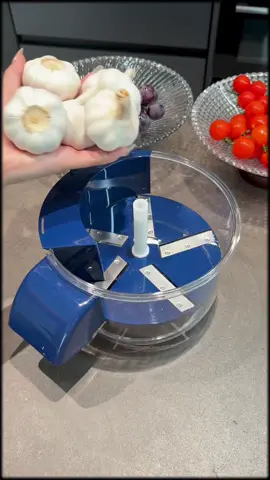 Electric fruit & garlic peeler ⚡ | Fast, clean & effortless kitchen tool #homeimprovement #newproduct #tiktokmademebuyit #amazonfinds #tools 
