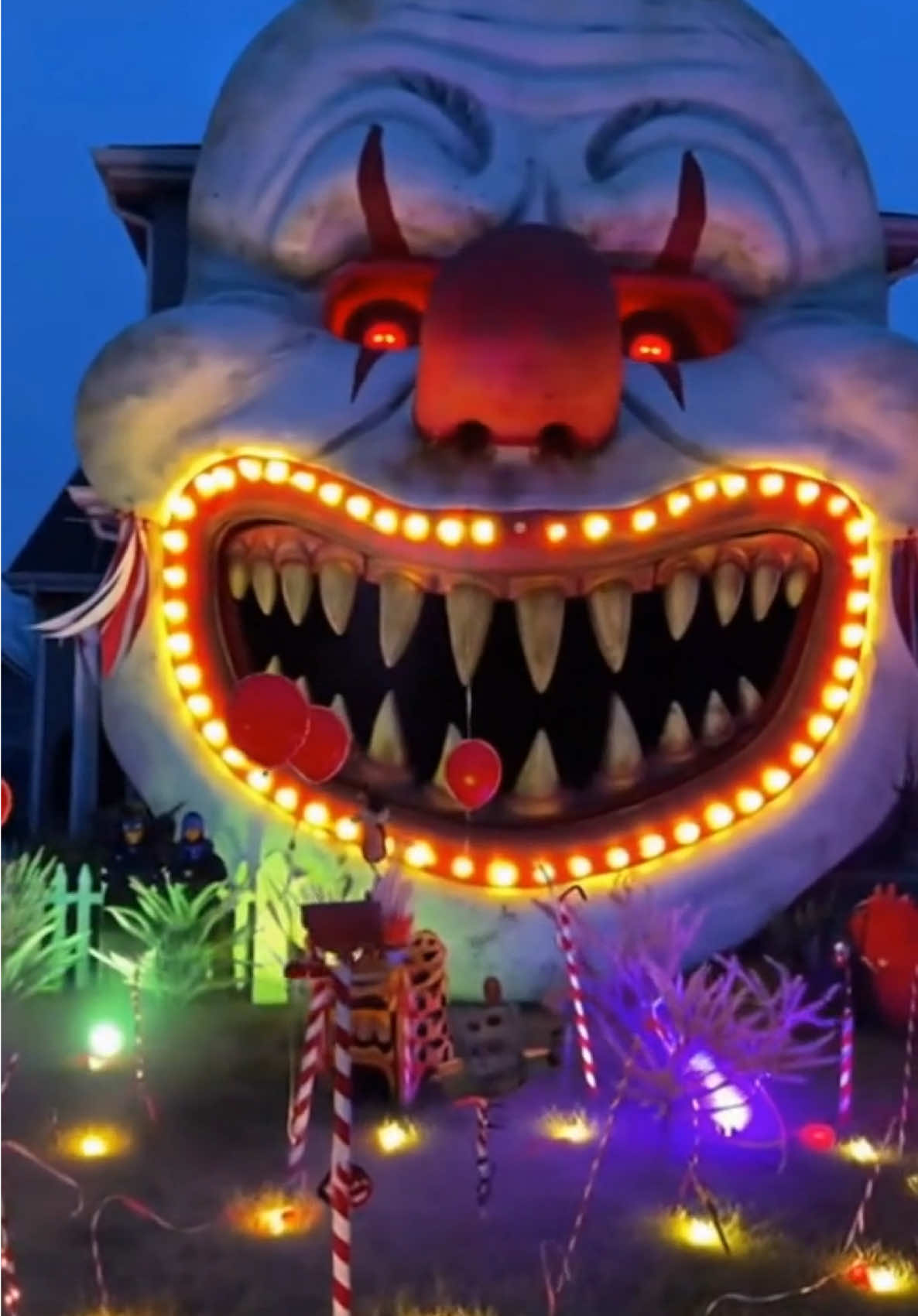 This Scary Clown House Build Is INSANE 🎪😱 #HalloweenDecorations #ScaryClown #Clown #CircusHorror #DIYHalloween 