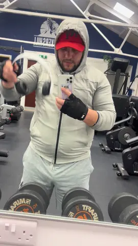 #hereiscristinel @Cristinel mândru ca sunt 🇷🇴 @Hereiscristinel 🇷🇴🇬🇧 @HereIsCristinel 🇹🇩 Secundar 