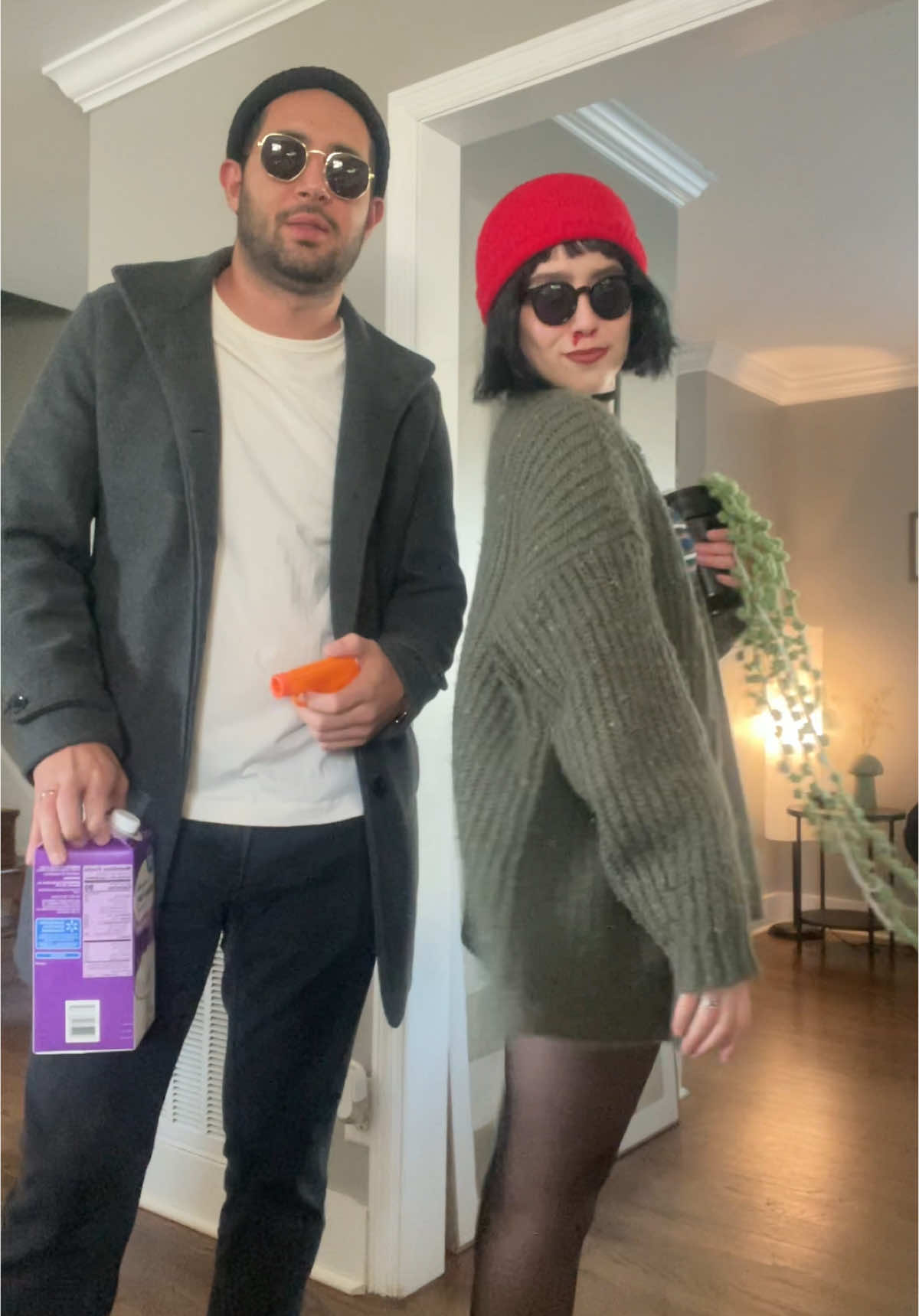🔫🌿🥛👩🏻🧳 #leontheprofessional #disfrazhalloween #fyp #paratiiiiiiiiiiiiiiiiiiiiiiiiiiiiiii 