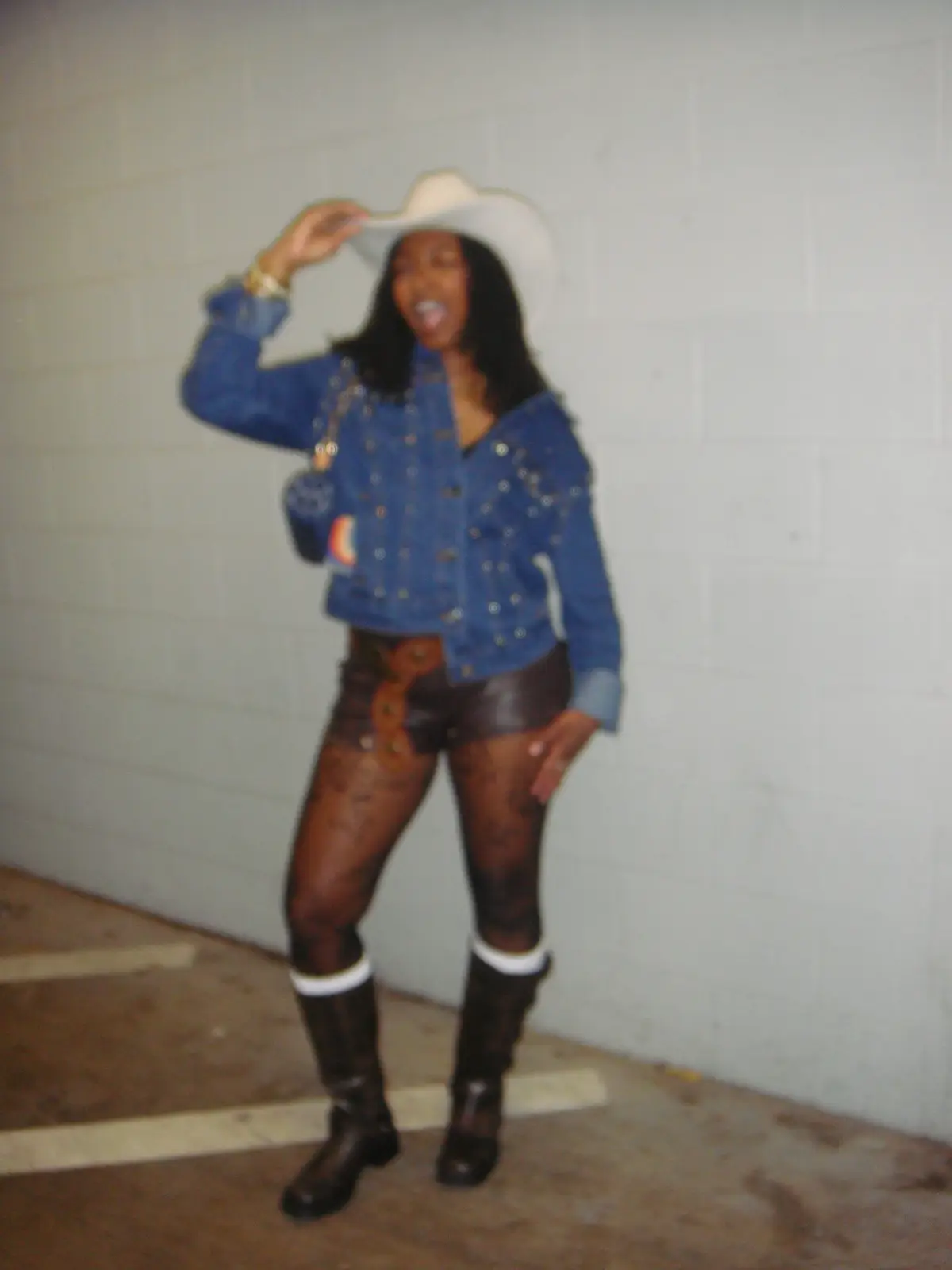wish I had wore this outfit for CC tour 😭 the pics would’ve been revolutionary 🤎 