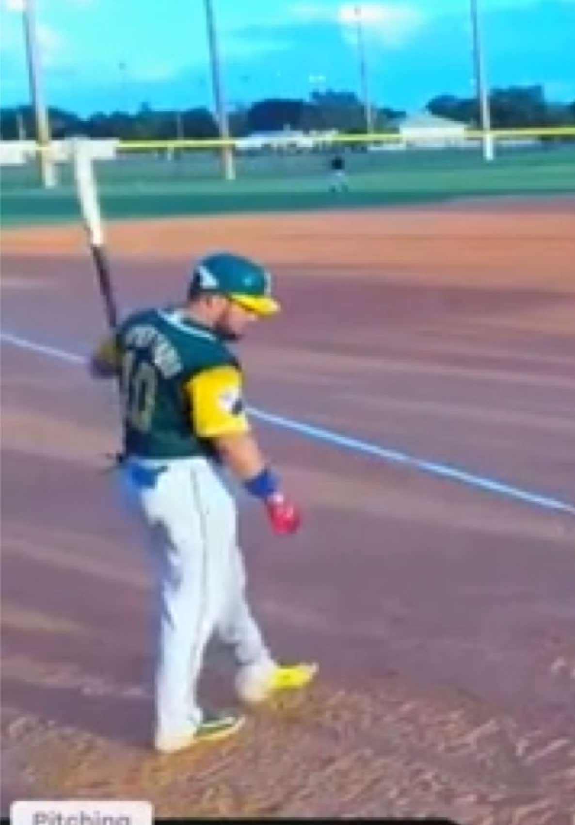 @eldis8708 si me caigo de espalda me rompo la nariz 🤦🏻‍♂️😂 #baseball #cubanosporelmundo #miami 