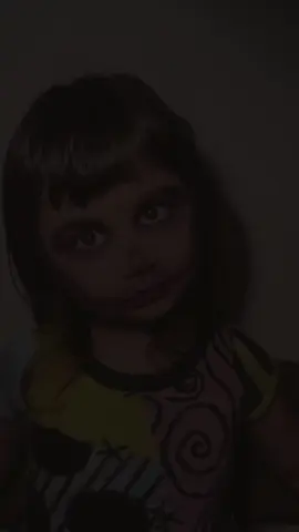 Flash ⚠️Warning - She wanted to try this 😂💀🫶🏻 #boo #fyp #halloweenmakeup #foryourpage #halloween 