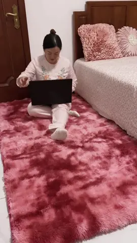 Thảm lông trải sàn có sẵn trong giỏ hàng #dungcutienich #thamlongtraisan #thamlongdecor #xh 