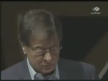 كما لو فرحت رجعت.ضغطتُ على جرس الباب أكثرَ من مرّةٍ, وانتظرتُ.لعلِّى تأخرتُ #محمود_درويش 