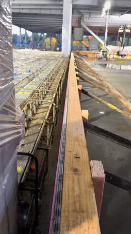 Guess the linear footage for a cookie 🍪 Happy Friday to all my fellow blue collar workers 🔨🛠️ #unioncarpenter #union #construction #bluecollar #fyp 
