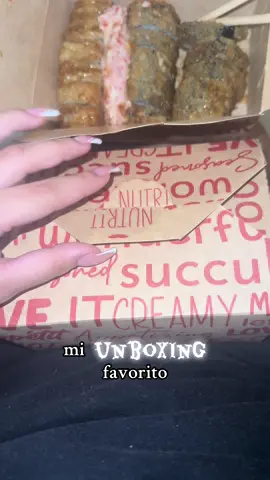 amo más hacer unboxing de comida que de maquillaje😜 #sushi #unboxing #makeup #fyp #Foodie 