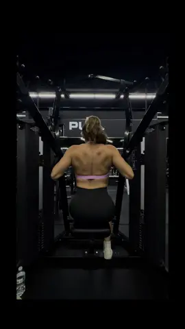 Another amazing back day for the books… not the full workout my phone was dying at the beginning but I got a few videos towards the end 💪🏻💪🏻🤏🏼🤏🏼@Rise Gym #backday #workout #motivation #gym #fyp 