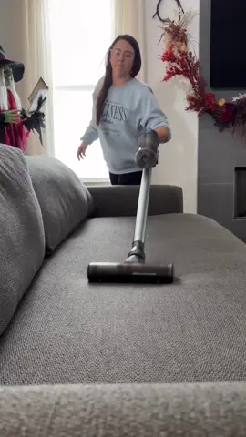 Deep clean Friday nights just set the tone for a great weekend! Especially when we’re hosting!  Come pick up the house with me!  #fridaynight #fridayvibes #weekend #deepclean #cleaning 