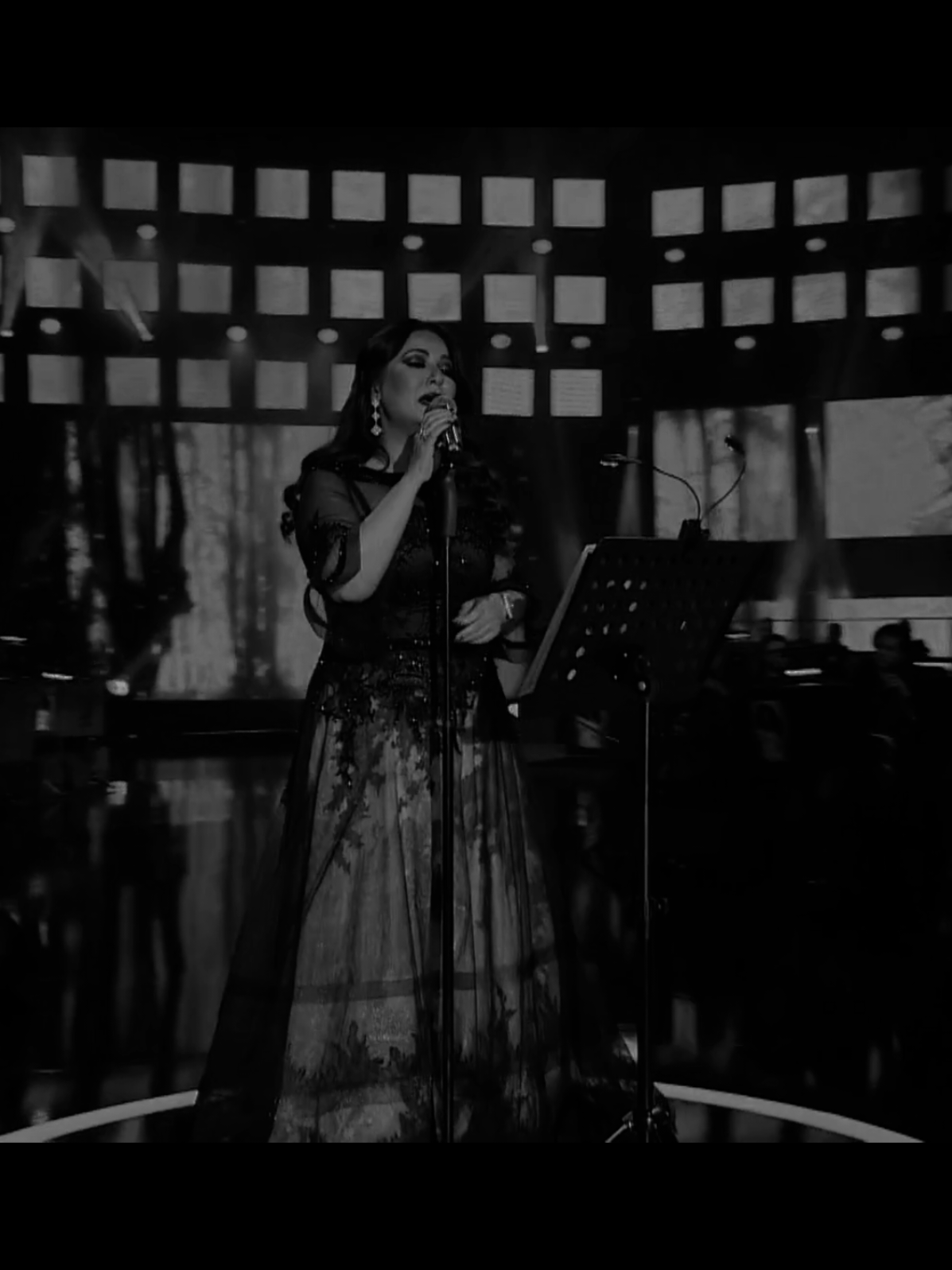 الا شعوري... #نوال_الكويتيه #صحيتني #فنانة_العرب #نوال #اغوى_كويتيين🇰🇼 @نوال 