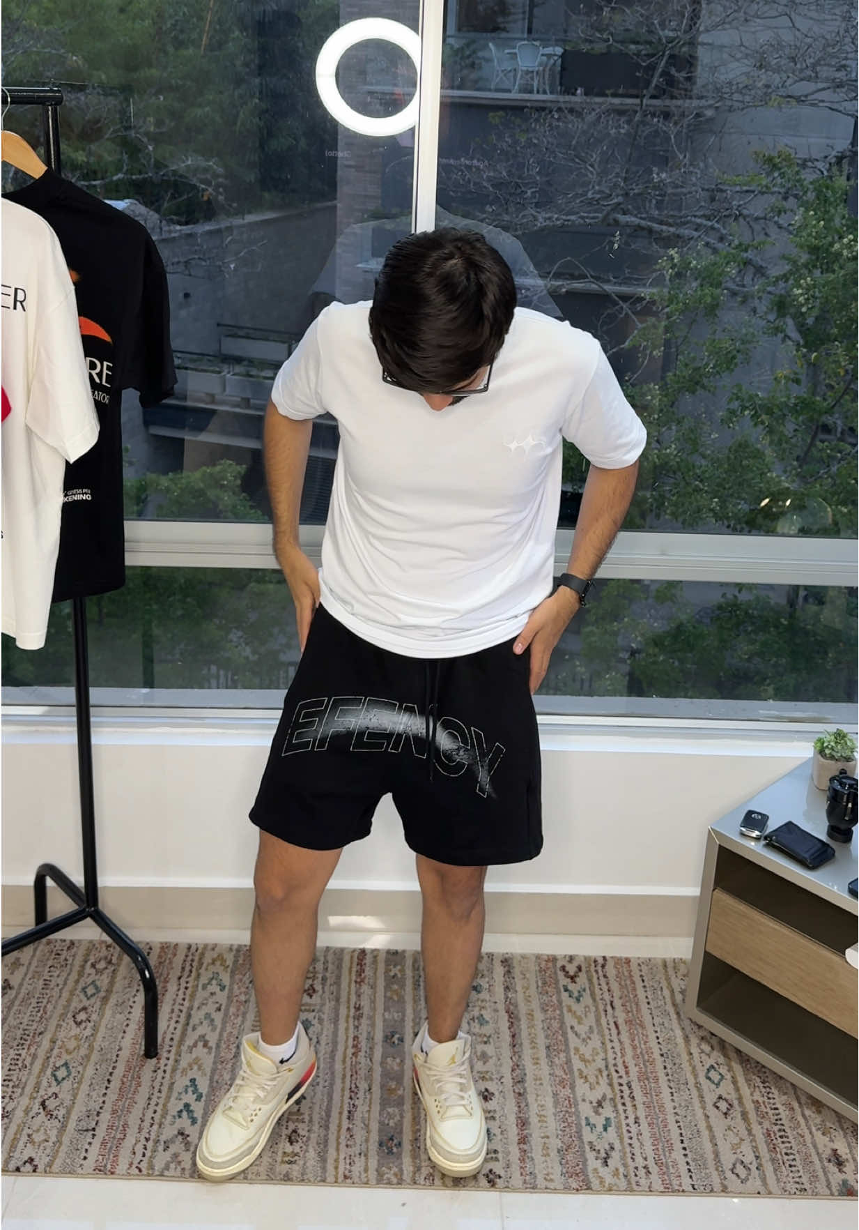 Ready for Friday night 🌑 Essentials made for the night and everything after.  #LuxuryStreetwear  #MensStyle #StreetwearColombia #OOTD #Fridaynight