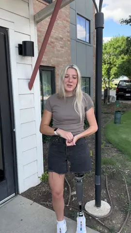 I love sharing my story to help others. Check out the long format version! Link is in my bio! #nhtsa #powerlinegirl #amputee #brachialplexusinjury #carwreck 