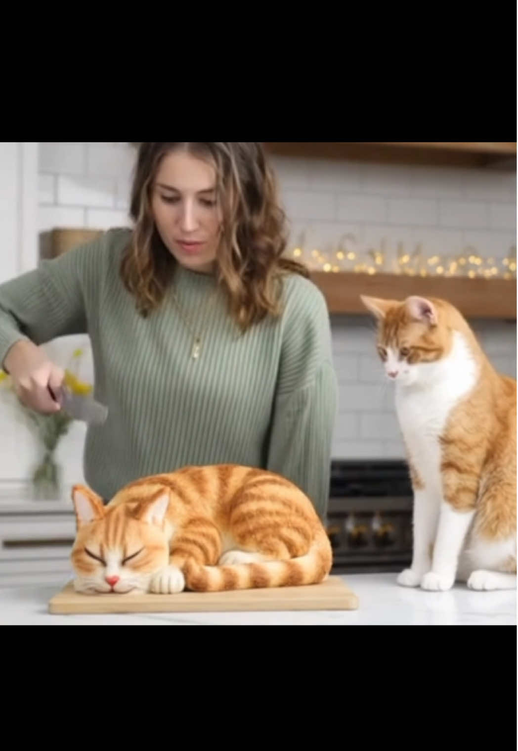 Cat cake prank goes terribly wrong! She cut the cake and the cat thought it was a murder scene. 😳🎂🐾 #fyp #viral #ai #funny #caughtoncamera 