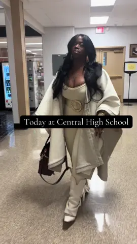 Central High School in Louisville Kentucky showed out today! #empower #sisterhood #Love #highschool #teach
