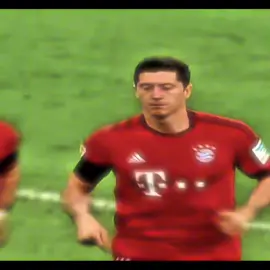 Party in the ghetto🗣️🔥 #lewandowski #bayernmunich #fyp #viral #viralvideo 