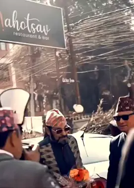 नेपाल भनेको भारतको उपनिदेश हो भनेर सुजताको ज्वाइँ रुबेल बङ्गालिले चितवनको कुनै होटेलमा भन्दै गर्दा सबै नामद्र सुनेर बसेका थिए पार सरकारले तुरुन्त पेस्तोल झिकेर कन्चटमा ताकेर गोलि हान्नु भएको थियो । त्यसको ग्रहदशा बलियो न भैदेको भए त्यहीँ मरथ्यो ।त्यसपछि दलालहरुले पारस सरकारलाई गुण्डा हो भनेर जनतामा भ्रम फैलाए । सत्य के हो भने देश द्रोहिको लागि पारस सरकार गुण्डानै हो । KINGDOM OF NEPAL IS THE SYMBOL OF PEACE AND UNITY देश बचाउन राजा युवा अबका यात्रा #kingdomofnepal #nepalroyaldiaries