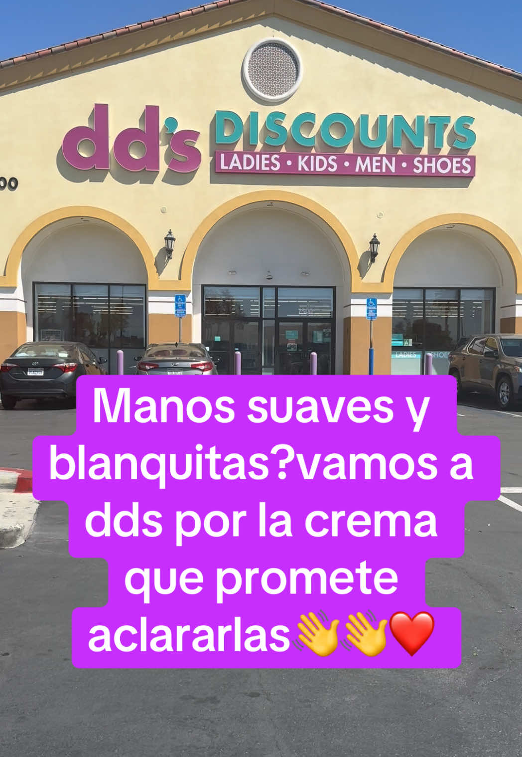 Manos suaves y blanquitas? vamos a dds por la crema que promete aclararlas#dds #ddsdiscounts #manos #cremaaclaradora #handcream 