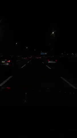 ياليل من الهوى والشوق كيف انه## يسهرني يعنيني يبكيني##💔 