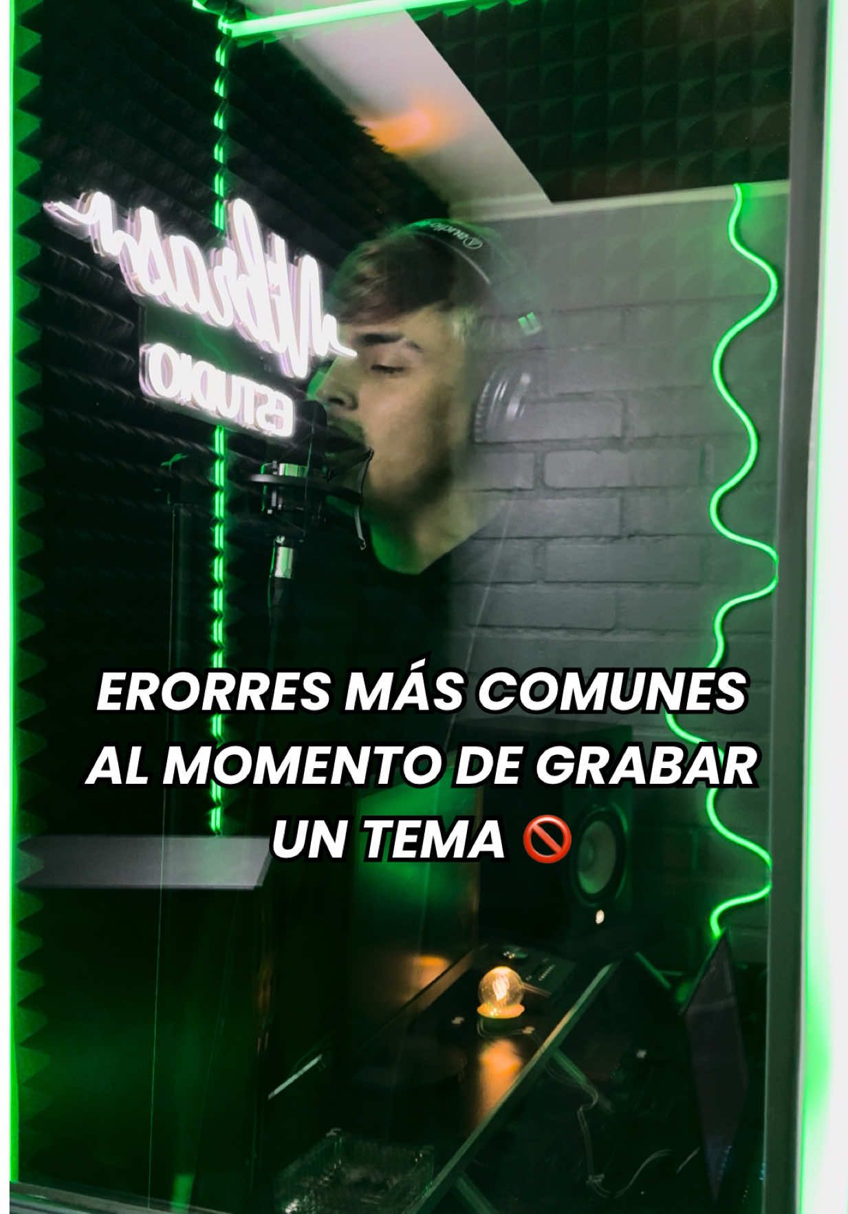 Tips prácticos para que tu próxima grabación suene mejor 🎙️ ¿Qué otro error o consejo agregarías a la lista? 👇 #EstudioDeGrabación #TipsMusicales #Cantantesemergentes #Musicaurbana #Reggaeton 