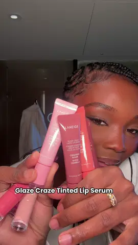 AD I got a color analysis in Korea to help me find my perfect shades of clothing and @laneige_us Glaze Craze Tinted Lip Serum to match #laneige_partner