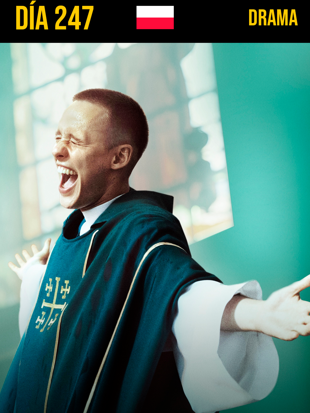 Corpus Christi (2019) Jan Komasa Una de las películas europeas más potentes de los últimos años. Parte de una mentira para hablar de la fe, la culpa y la redención. Jan Komasa retrata a un joven que encuentra en un engaño una forma de sanar a los demás y a sí mismo. Un drama espiritual que cuestiona los límites entre lo sagrado y lo humano, sin caer en moralismos ni sentimentalismos. Disponible en Filmin y en plataformas no oficiales #CorpusChristi #JanKomasa #CineEuropeo #CinePolaco