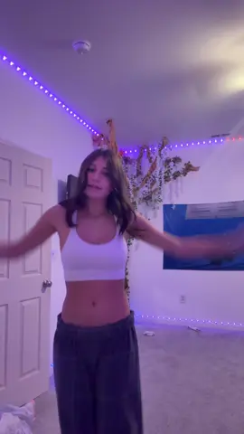 #relatable #fentysuperbrandday #jesuslovesyou #dance #contentcreator 