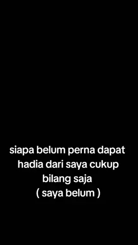 WILLIESALIM BERBAGI HADIAH ONLINE GUY'S Sejarah #fotografi🕋 dimulai dengan penemuan dua prinsip penting: yang pertama adalah kamera obscura memproyeksikan gambar, yang kedua adalah penemuan bahwa beberapa zat terlihat berubah oleh paparan cahaya. Tidak ada artefak atau deskripsi yang menunjukkan upaya untuk menangkap gambar dengan bahan sensitif cahaya sebelum abad ke-18. Pemandangan dari jendela di Le Gras 1926 atau 1827, diyakini sebagai foto kamera paling awal yang masih ada. [1] Penambahan reoriented asli (kiri) dan berwarna (kanan). Sekitar 1717, Johann Henry Schulze menggunakan bubur sensitif cahaya untuk menangkap gambar huruf cut-out pada botol. Namun, ia tidak mengejar membuat hasil ini permanen. Sekitar tahun 1800, Thomas Wedgwood membuat yang pertama didokumenkan secara andal, meskipun upaya gagal dalam menangkap gambar kamera dalam bentuk permanen... Eksperimennya memang menghasilkan fotogram terperinci, tetapi Wedgwood dan pasangannya Humphry Davy tidak menemukan cara untuk memperbaiki gambar-gambar ini. Pada 1826, Nicéphore Niépce pertama kali berhasil memperbaiki gambar yang ditangkap dengan kamera, tetapi diperlukan pencahayaan di kamera selama delapan jam atau bahkan beberapa hari dan hasil paling awal sangat kasar. Rekan Niépce Louis Daguerre melanjutkan untuk mengembangkan proses daguerretipe, yang pertama diumumkan secara publik dan proses fotografi yang layak secara komersial. daguerretipe hanya membutuhkan beberapa menit pencahayaan di kamera, dan menghasilkan hasil yang jelas dan terperinci. Pada tanggal 2 Agustus 1839 Daguerre mendemonstrasikan rincian proses ke Kamar Teman di Paris. Pada tanggal 19 Agustus rincian teknis dipublikasikan dalam pertemuan Akademi Ilmu Pengetahuan dan Akademi Seni Rupa di Istana Lembaga. (Untuk memberikan hak penemuankepada publik, Daguerre dan Niépce diberikan anuitas yang murah hati seumur hidup.) [3][4 [5] Ketika proses daguerretipe berbasis logam ditunjukkan secara resmi kepada publik, pendekatan pesaing caltipe negatif berbasis kertas dan proce cetak garam #Islamic Quotes #IslamicWisdom #Quranic Verses #HadithOfTheDay  Him Muhammad