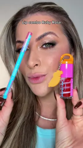 Lip combo usando a linha popstar de @Ruby Rose BR  Lápis labial cor : come back Gloss labial party time cor : One more time  ID- 0R232L-L4EE @Mercado Livre Moda  #maquiagem #dicasdemaquiagem #rubyrose #OMelhorDaBeleza #MercadoLivreModa
