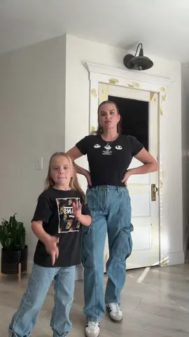 Friday mood #momlife #OOTD 