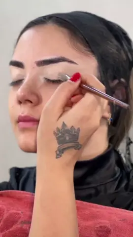 نفتتح سنة 2026 بدورة مكاب  بدبي 🇦🇪🇦🇪🇦🇪 كل تفاصيل الدورة نهاية الشهر  #hassibakalloun #مكياج #makeupartist #makeup #dubai 