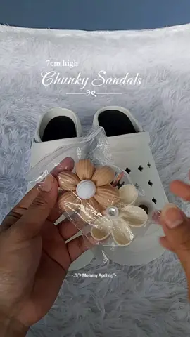 Chunky Sandals for Women ✨ #chunkysandals #chunkysandalsforwomen #clogshoes #clogsforwomen #clogsslippers #sandalsforwomen 