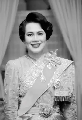 ขอน้อมส่งเสด็จสู่สวรรคาลัย🙏🏻🇹🇭🖤 #พระพันปีหลวง #พระพันปีหลวงสิริกิติ์ #แม่ของแผ่นดินไทย