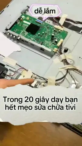 Trong 20s dạy bạn hết tất cả các mẹo sửa tivi cực dễ luôn, tiết kiệm tiền gọi thợ#meohay #videoviral #xuhuongtiktok #chuyennhothoi 