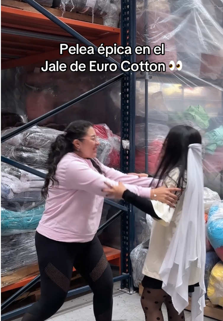 ¡YO SOY LA DUEÑA! De estos super precios de mayoreo 🫰 compra tus playeras para el chisme en www.eurocotton.com.mx  #pelea #chisme #trabajo #fyp #humor  