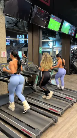 Entrenando con mis amigas #gym