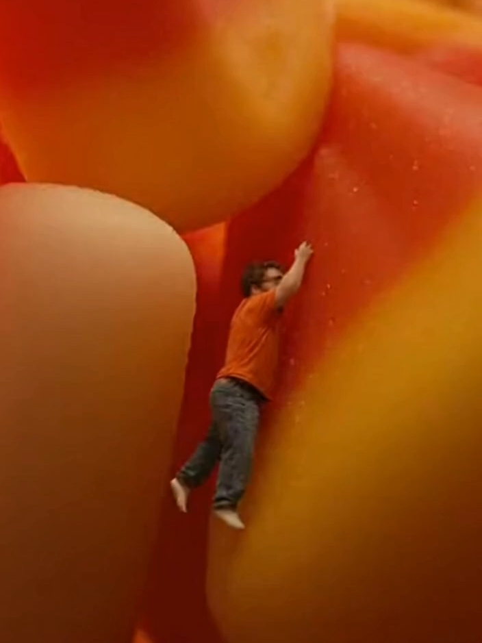 #Giantess #Vore #GiantessVore#Sizetiktok #shrunkenman