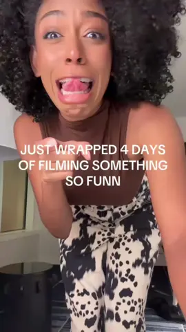 #stitch with @AJ IM ON A BILLBOARDHSHSHA?!??!! #model #actress 