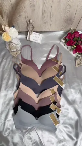 Non-Wire Full Cup. Cup B Bra with Adjustable Straps and Regular Side Support. ❤️ #YMN7207 #brand #bra #highquality #womenswear 🥰