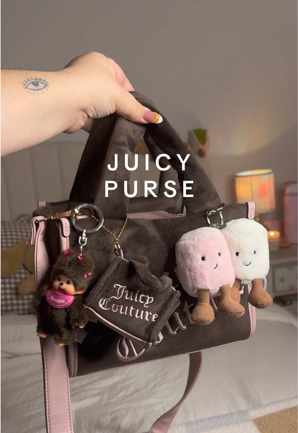 packing my new juicy bag from burlington 🥰  #juicycouture#purse#packmybag#packmybagwithme#pursetok#burlington#pursetok#pursecollection#pursecollector#pursessentials#pursetower#vintagejuicycouture#wallet#bagessentials  