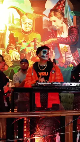 Ya escucharon el mix completo?🎃 #fyp #abcxyz #Viral #presidente #perú 